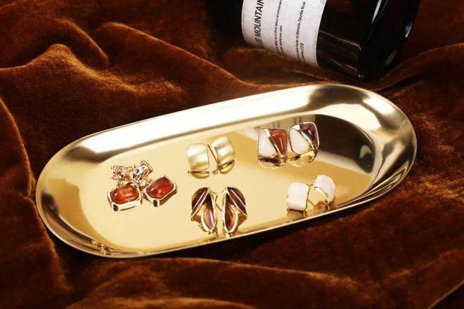 贵耳环惊艳住了谁戴都好看！开元棋牌被这10对中古富(图2)