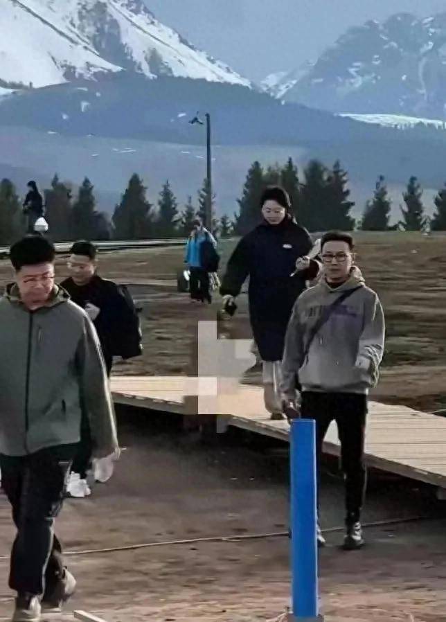 型减龄十岁携小19岁女友开启文旅事业开元棋牌54岁汪峰新疆造型曝光浅发造(图3)
