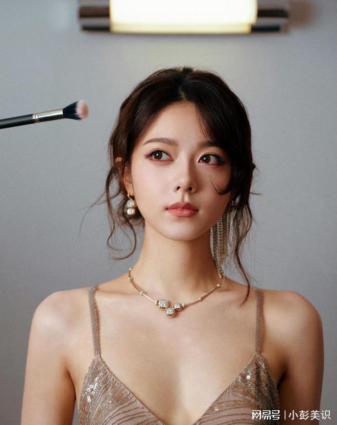 麦同框看清三人穿搭才懂和少女区别开元棋牌试玩这一夜姚晨杨幂赵今(图17)