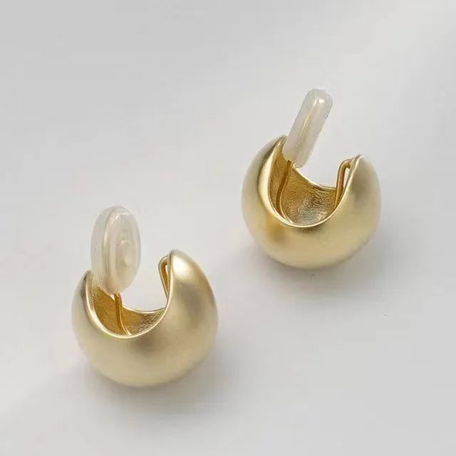 测你最适合哪种首饰？ky开元棋牌脸型自(图4)