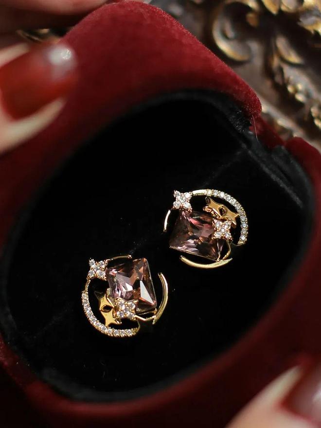 测你最适合哪种首饰？ky开元棋牌脸型自(图20)