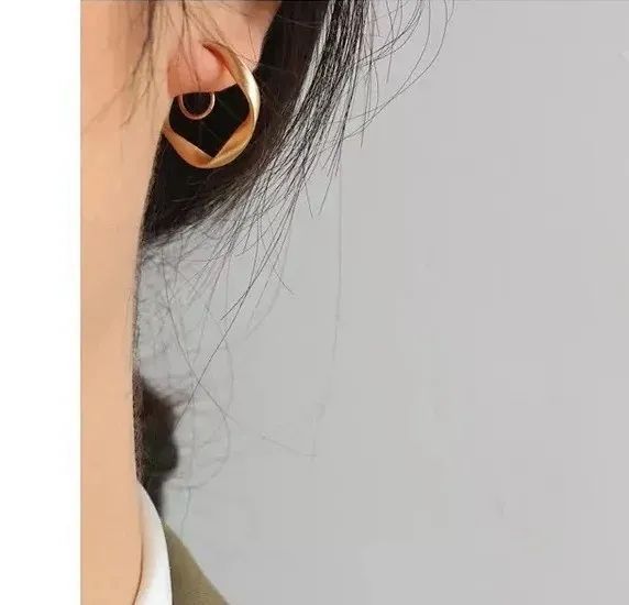 测你最适合哪种首饰？ky开元棋牌脸型自(图24)