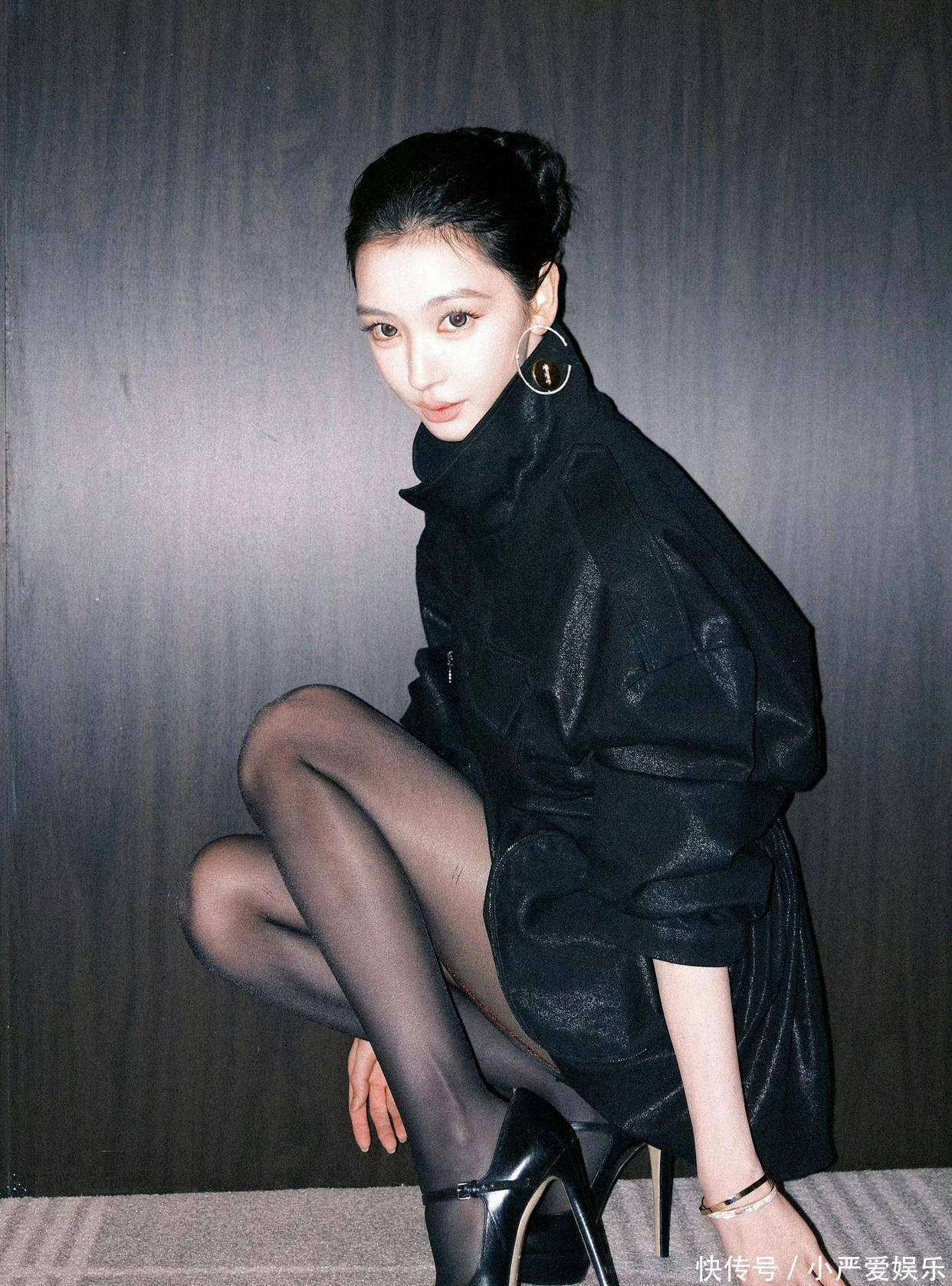 庞下的力量感演绎简约黑丝穿出大女主氛围开元ky棋牌易梦玲的时